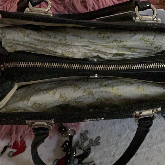 Guess Halley Girlfriend Satchel NWT - Picture 7 of 7